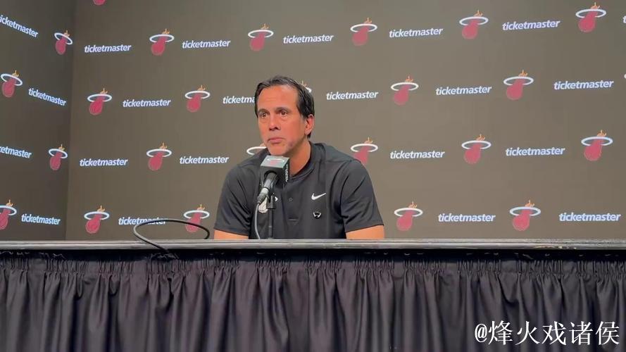 斯波谈鲍威尔：他展现出色表现，进攻端展现全面能力